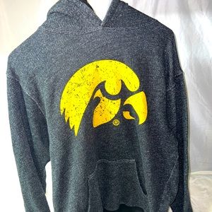 University Of Iowa Hawkeyes Sweatshirt Adult Med. Grey Yellow Logo Hoodie Pocket